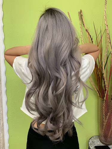 HL Ooh La La Salon