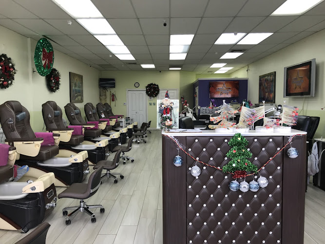 Holiday Nail Spa