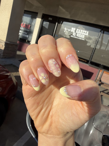 Holly Nail Wax & Spa