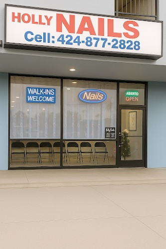 Holly Nails | Los Angeles