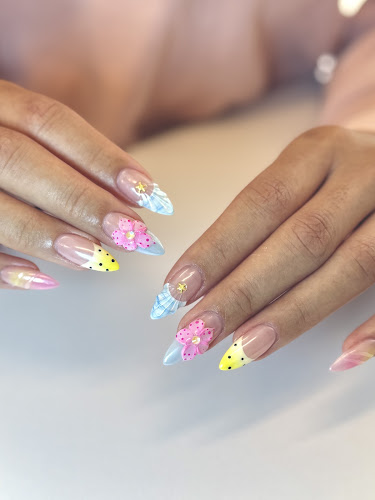 Ins Nails & Spa