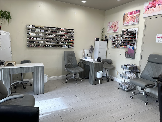 Jenny and Lee Nail Salon