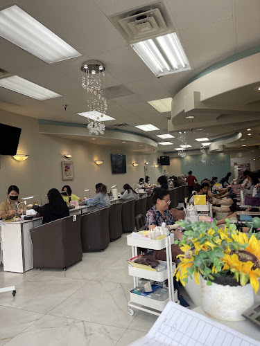 Joy Nails & Spa