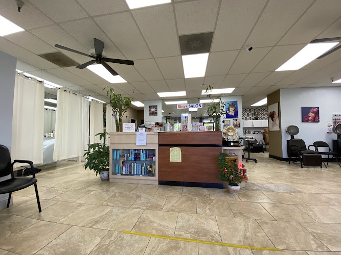 Kim's Salon - Roseville Square