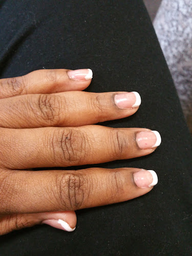 La Brea Nail Shop