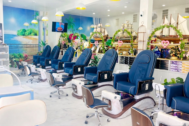 La Jolla Shores Nails & Spa