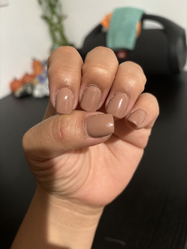 La Nails & Spa