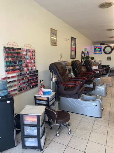 Lani's Salon