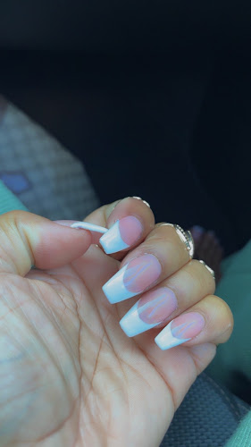 Larry's Nails
