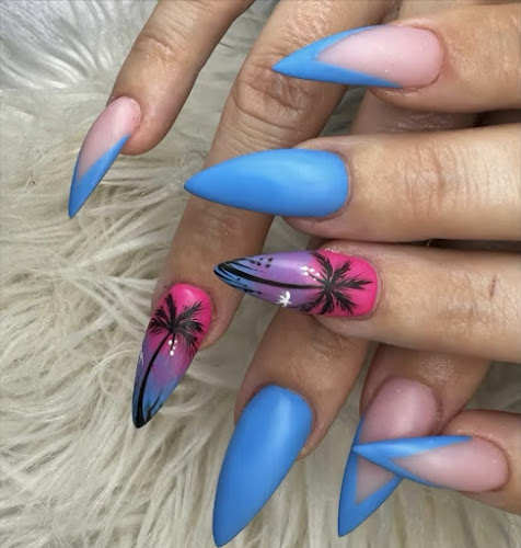 Lavish Nails Salon