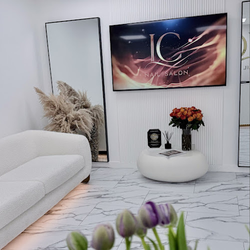LC NAIL SALON