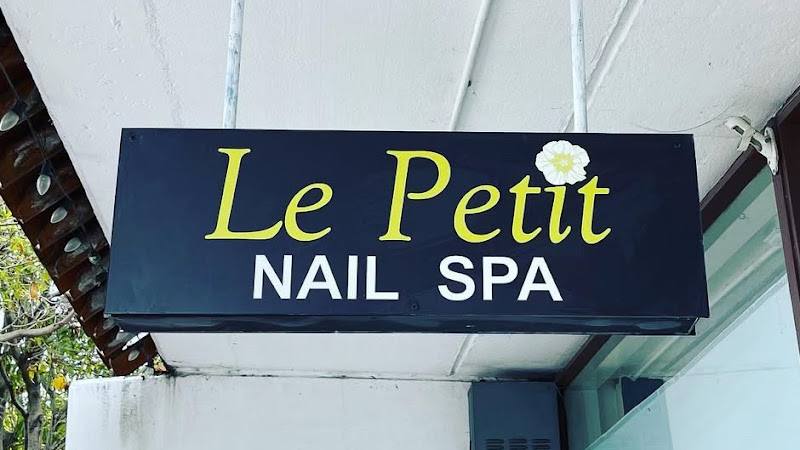 Le Petit Nail Spa, nail salon in Kensington, California
