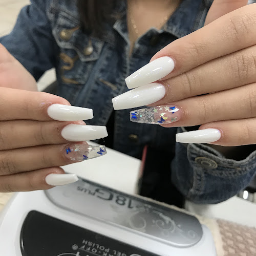 Lee Nails & Spa