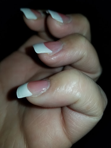 Lee Nails