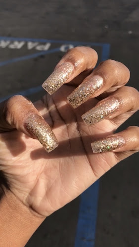 Lee's Nails and Spa