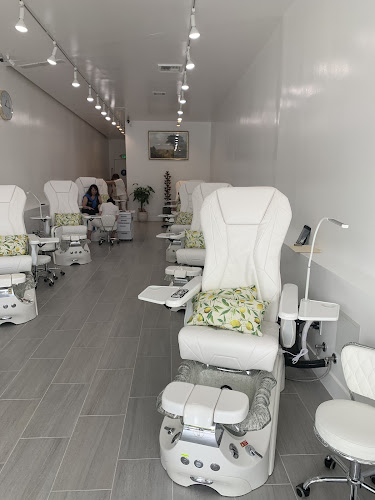 Lemon Nail and Spa