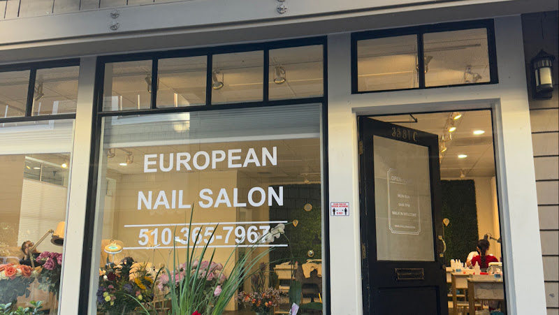 Level Up Nail Salon