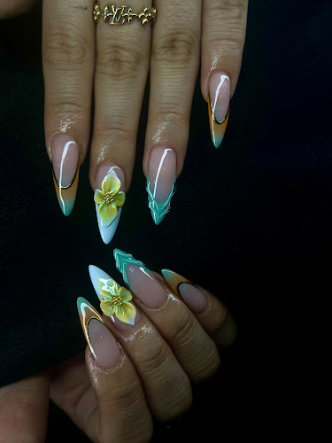 Lexi Nail Spa