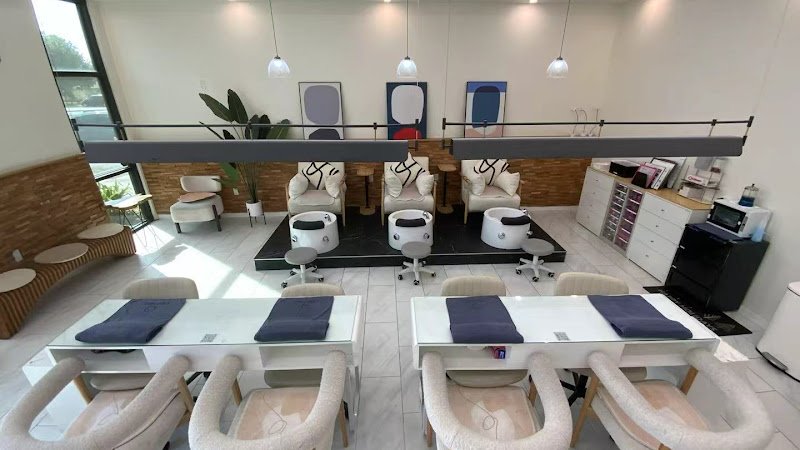 Lido Nail