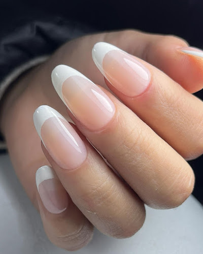 Lily's Nails