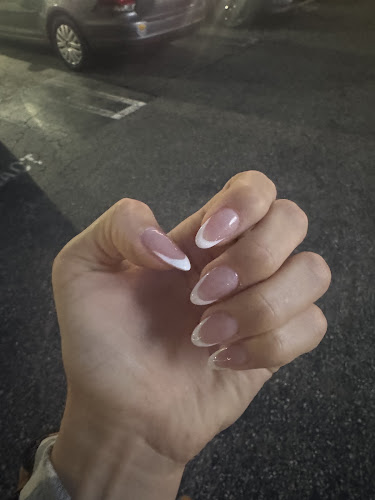 Lincoln Nails, nail salon in Venice, California