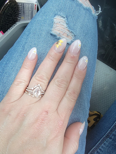 Lisa's Hair & Nails