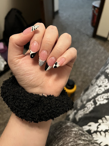 Long Nail Spa, nail salon in Concord, California