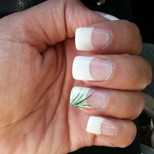 Lovely Nails & Spa