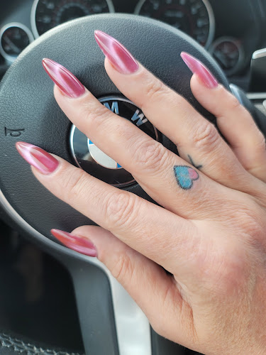 Lovely Nails & Spa