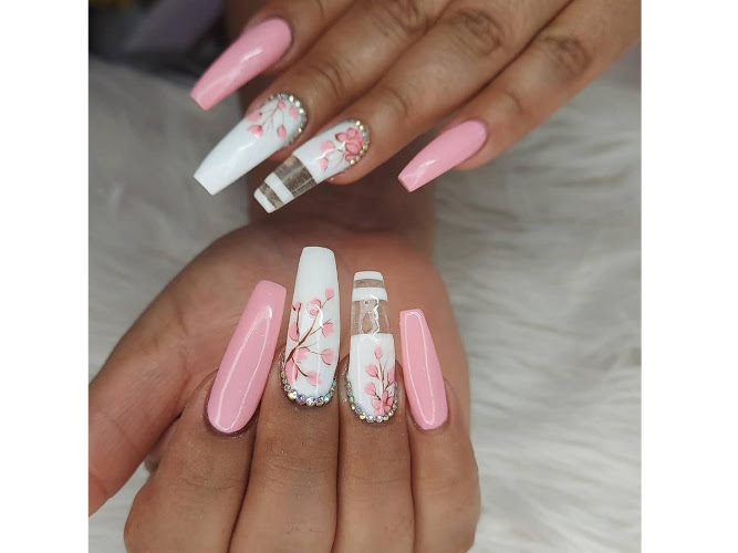 LucKy Hair & Nails