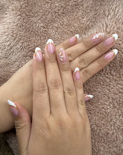 Lucky Nails 