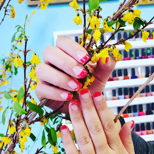 Luminous Nails & Spa, nail salon in Encinitas, California