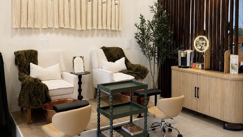 Luna Beauty Bar