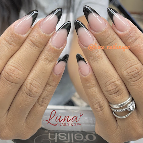 Luna Nails & Spa, nail salon in Upland, California