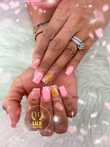 Lux Nail Studio