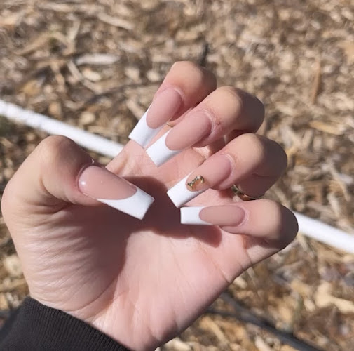 Lux Nails & Spa