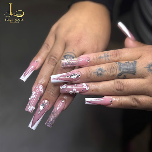 Luxe Nails