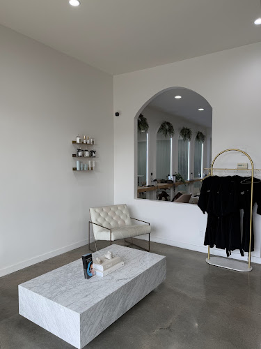 LUXSERIES SALON, nail salon in Irvine, California