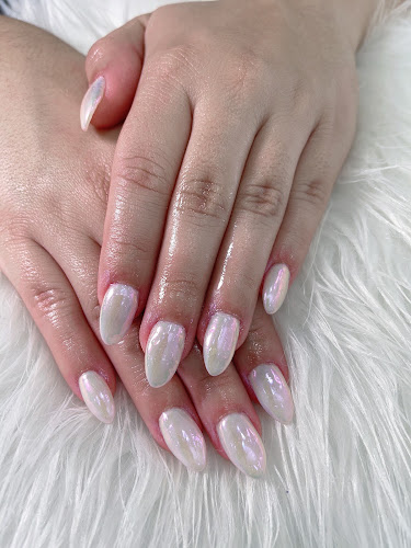 Luxurious Nails & Spa