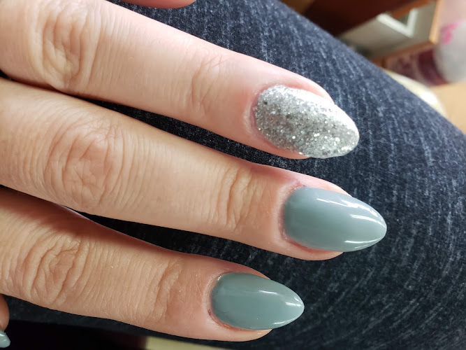 Lyly's Nails