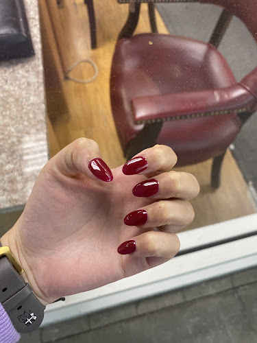 Lynn's Nail Lounge