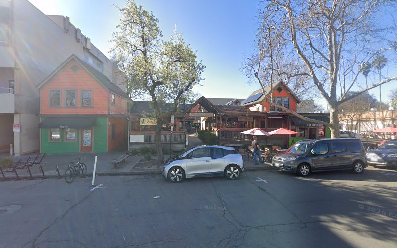 M Nails, nail salon in Davis, California