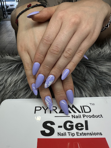 Majestic Nails