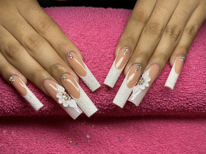 Mary’s Nails 121