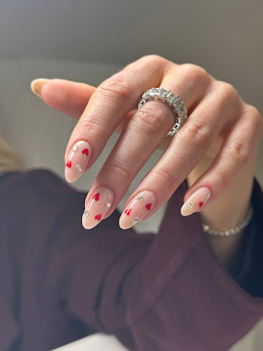 MEEW Nails & Beauty European Studio