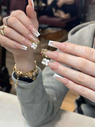 Mega Nails & Spa
