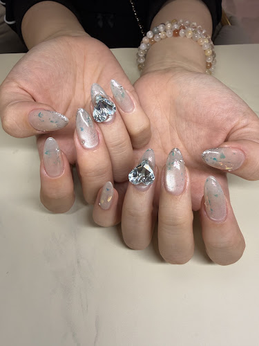 Meow Paw Nail