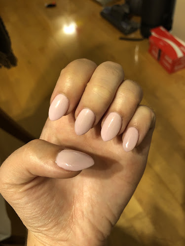 Merry Nails