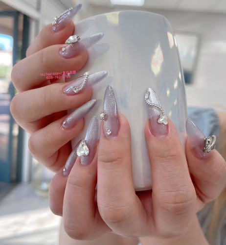 MJ Nail Island