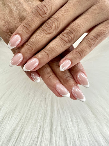 MK's Nails, nail salon in Hermosa Beach, California